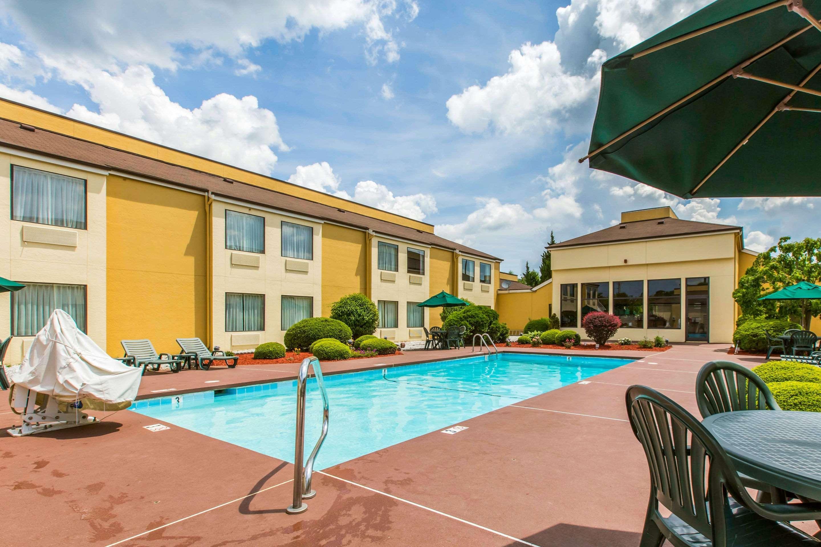 Quality Inn West Of Asheville Canton Extérieur photo